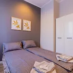 Eiffel Elegance - Stylish Sofia Apartment
